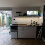 Daire Peaceful, Private And Spacious Double Garden Bristol