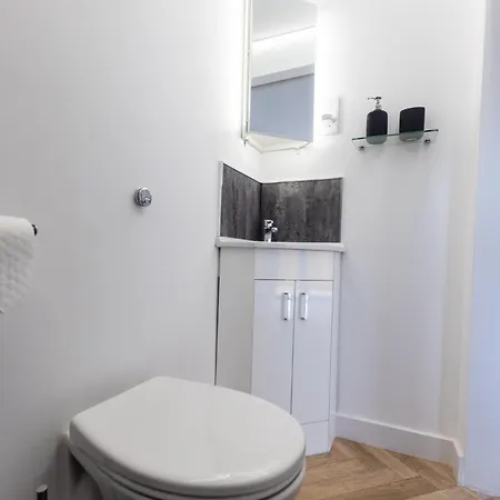 Апартаменти Peaceful, Private And Spacious Double Garden Бристоль