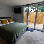 Appartement Peaceful, Private And Spacious Double Garden