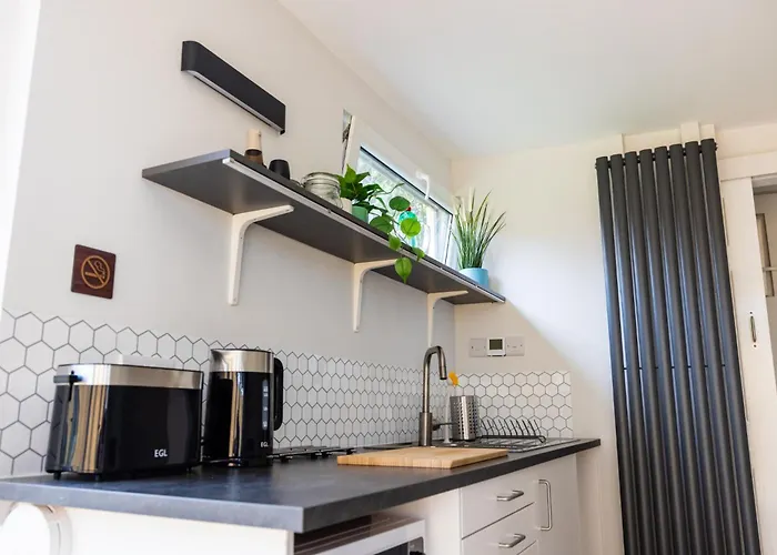 Peaceful, Private And Spacious Double Garden *