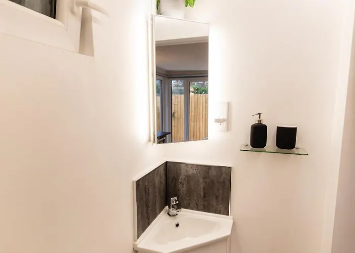 Peaceful, Private And Spacious Double Garden Apartmán Bristol