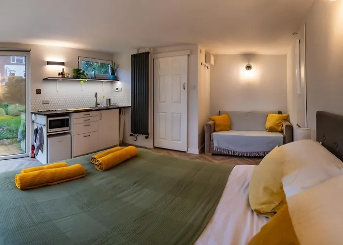 Apartmán Peaceful, Private And Spacious Double Garden