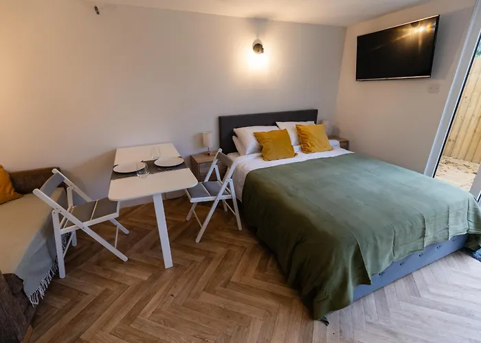 Peaceful, Private And Spacious Double Garden Apartmán Bristol