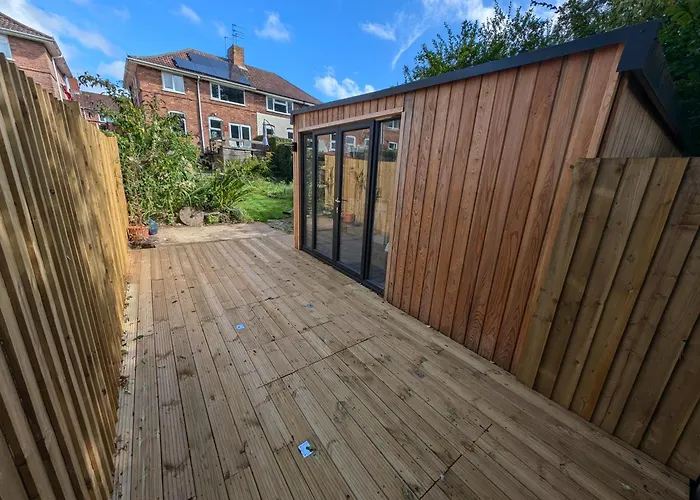 Peaceful, Private And Spacious Double Garden Apartment Bristol