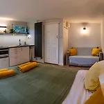 شقة Peaceful, Private And Spacious Double Garden