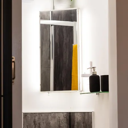 Peaceful, Private And Spacious Double Garden Apartament