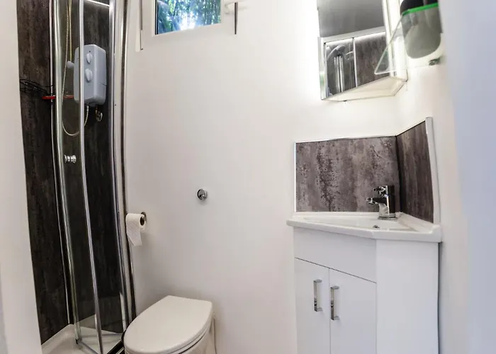 Peaceful, Private And Spacious Double Garden * Bristol